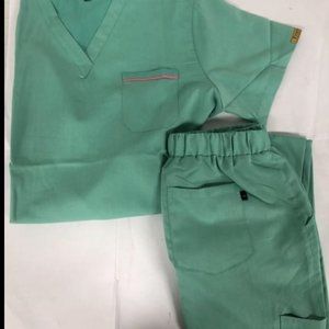 NWOT: 2-PIECE FRONTLINE SCRUB SUITS